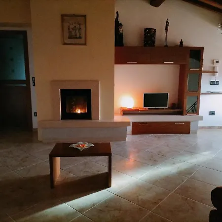 Privato Nel Verde Con Piscina Ad Apartament Asyż